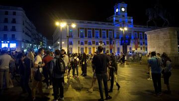 Madrid, 08/05/2021. Ambiente en la Puerta del Sol de Madrid tras el fin del estado de alarma. EFE/Luca Piergiovanni.