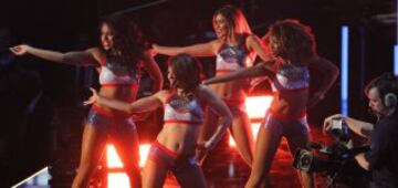 Las cheerleaders acaparan focos entre novatos y celebrities