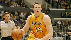 Medvedenko jugó 249 partidos con los Lakers entre el 2000 y el 2006. Durante ese lapso, el nacido en Karapyshi promedió 5.4 puntos, 2.9 rebotes, 0.5 asistencias y 0.4 robos por partido.