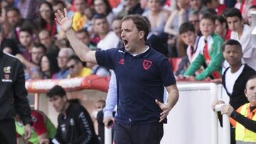 Arrasate: "Entrenar a Osasuna es un reto apasionante"