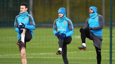 Wenger's hunger for success is as big as ever - Steve Bould