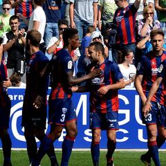 'El Cucho' vuelve a marcar y mantiene líder al Huesca