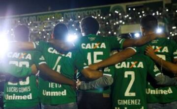 Homenaje del Pueblo Chapecoense en el estadio Arena Condá, este miércoles 30 de noviembre.