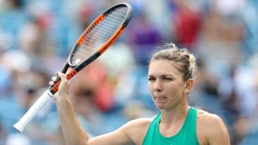 Coach Cahill announces split with Halep for family reasons