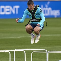 Sergi Palencia señala el camino