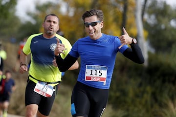 El segundo Du Cross de Aldea del Fresno fue una cita que pudieron disfrutar en la ma?ana del domingo m¨¢s de 160 participantes y que estuvo enmarcada en el fin de semana solidario que la localidad organiz¨® para recaudar fondos para la lucha contra el c¨¢nce