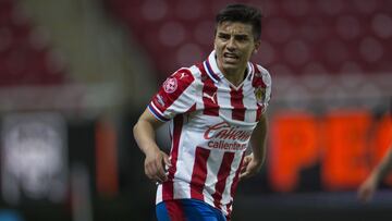 Chivas negocia salida de dos futbolistas al Necaxa