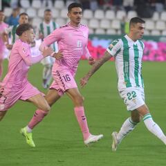 Carlos Isaac completa el lateral derecho