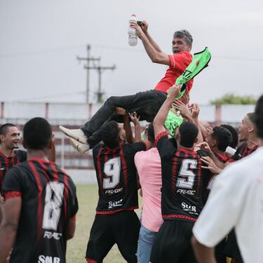 Desde entonces el club se fue profesionalizando hasta llegar, con la reestructuración de la Federación Pernambucana en 1955, a ser uno de los clubes fundadores de dicha Federación. 
