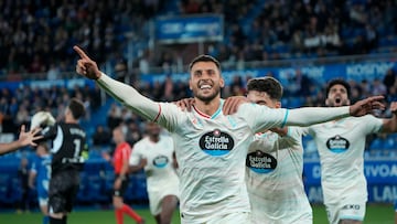 VITORIA , 18/10/2024.- El centrocampista marroquí del Real Valladolid Selim Amallah celebra tras anotar un tanto durante el partido de LaLiga entre el Alavés y el Real Valladolid, este viernes en el estadio de Mendizorroza. EFE/ ADRIAN RUIZ HIERRO