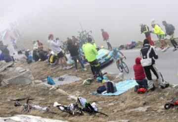 El ciclista italiano Michele Scarponi del equipo Astana Pro durante la decimonovena etapa del Giro de Italia disputada entre Pinerolo y Risoul, 