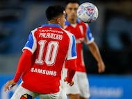 Futbol, O’Higgins vs Universidad Catolica.
Fecha 6, Liga de Primera 2026.
El jugador de Universidad Catolica Matias Palavecino es fotografiado durante el partido de primera primera division contra O’Higgins disputado en el estadio El Teniente de Rancagua, Chile.
07/03/2026
Andres Pina/Photosport
Football, O’Higgins vs Universidad Catolica.
6th turn, 2026 First Division League.
Universidad Catolica player Matias Palavecino is pictured during a first division match against O’Higgins at El Teniente stadium in Rancagua, Chile.
07/03/2026
Andres Pina/Photosport