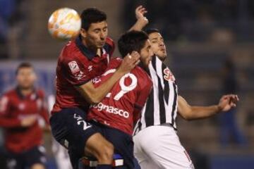 Stefano Magnasco disputando el balón