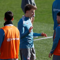 Barrios vuelve al grupo y estará en el derbi