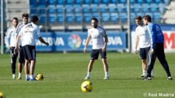 Nueve jugadores en el entrenamiento voluntario