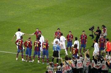 El FC Barcelona hizo el pasillo al Real Madrid campeón de Liga en 2008. Fue el 7 de mayo en el Santiago Bernabéu. 