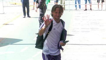 SEVILLA (ESPAÑA), 18/05/2025.- El centrocampista del Real Madrid, Luka Modric a su llegada al hotel de concentración del equipo en Sevilla este domingo antes del partido de LaLiga ante el Sevilla de esta noche. EFE/ David Arjona