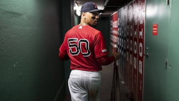 De acuerdo con el integrante del Salón de la Fama y exjugador de los Red Sox, el patrullero derecho deseaba quedarse en Boston pues esa "era su casa".