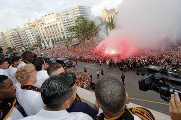 Valencia sigue de fiesta: apoteósis en el ayuntamiento