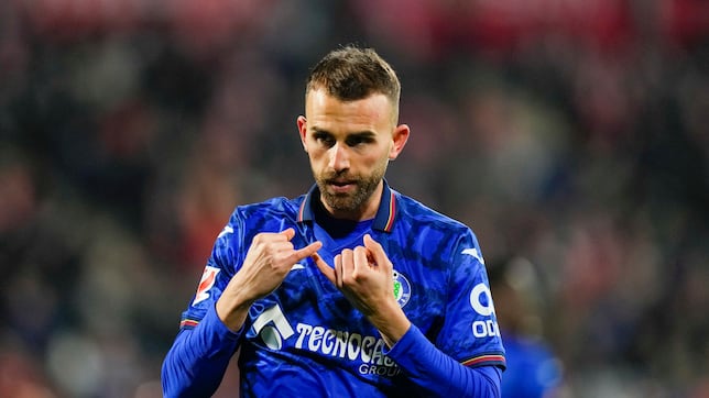 Borja Mayoral es el cupido azulón