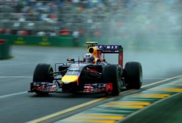 Buena actuación de Daniel Ricciardo (Red Bull) bajo la lluvia en Albert Park.