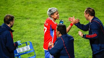 La jugadora de Chile, Fernanda Pinilla, es fotografiada durante el partido del grupo A del futbol femenino de los XIX juegos Panamericanos Santiago 2023 realizado en el estadio Sausalito.