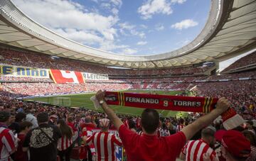 Los aficionados rojiblancos se volcaron con Fernando Torres.