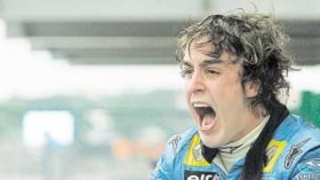 <b>GRITOS DE FELICIDAD. </b>Alonso en Brasil gritó de felicidad al proclamarse campeón del mundo, una imagen que quedará para siempre.