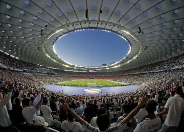 Ambientazo en la final de la Champions entre Real Madrid y Liverpool.