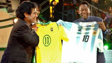 Maradona y Pelé durante el programa "La Noche del Diez".