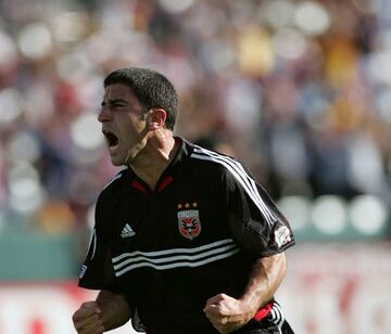 Fue pieza importante en el campeonato del 2004, donde anotó 10 goles en temporada regular y fue MVP de la Copa MLS.