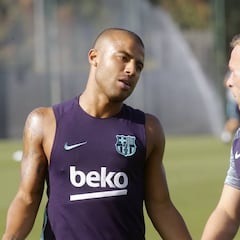 Rafinha: un 'me gusta' al Betis ante la firmeza del Barcelona