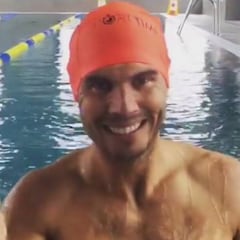 Nadal se recupera nadando en la piscina: "Cada día mejor"