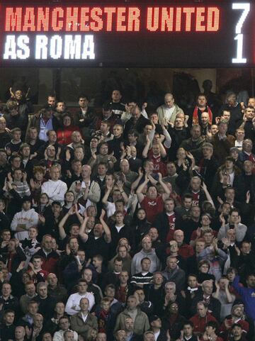 Intensidad fue lo que puso el Manchester United contra la Roma. El conjunto romano venía de eliminar al Real Madrid en octavos y ganó 2-1 en la ida. Pero en la vuelta en Old Trafford el United no tuvo piedad y venció con un contundente 7-1. Cristiano Ronaldo y Michael Carrick anotaron dos goles cada uno, Alan Smith, Rooney y Evra anotaron un gol cada uno, Danielle de Rossi anotó el tanto romanista. Tmbién destacar el partidazo de Ryan Giggs que repartió 4 asistencias de gol.