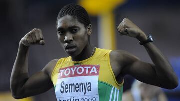 South Africa&#039;s Caster Semenya celebrates after winning the women&#039;s 800m final race of the 2009 IAAF Athletics World Championships on August 19, 2009 in Berlin. TOPSHOTS  AFP PHOTO / OLIVIER MORIN