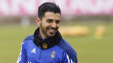 Angel durante un entrenamiento con el Zaragoza. 