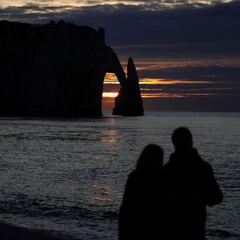 When can 401(k) be withdrawn? How does a 401(k) work with retirement?