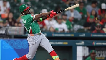 HOUSTON, TEXAS - MARCH 06: Randy Arozarena #56 of Team Mexico hits an hits an RBI single in the ninth inning against Team Great Britain during the 2026 World Baseball Classic Pool B game at Daikin Park on March 06, 2026 in Houston, Texas. Alex Slitz/Getty Images/AFP (Photo by Alex Slitz / GETTY IMAGES NORTH AMERICA / Getty Images via AFP)