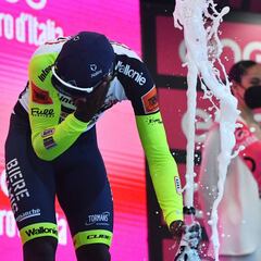 Girmay reaparece tras el ‘corchazo’