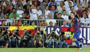 En agosto de 2011 Barcelona y Real Madrid vuelven a disputarse un título. En la ida de la Supercopa de España Villa anotó un golazo para empatar el partido a 1, acabó 2-2. En la vuelta el Barcelona ganó 3-2 y se proclamó Supercampeón de España.
