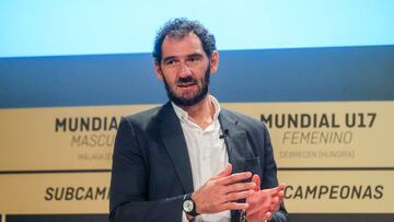 El presidente de la Federación Española de Baloncesto (FEB), Jorge Garbajosa, durante el homenajea que la FEB rinde a las selecciones nacionales que han convertido en histórico el verano 2022, este lunes en Madrid.