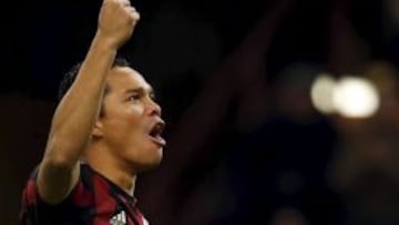Carlos Bacca suma nueve anotaciones en 20 partidos al servicio de Milan. Actualmente es el goleador del equipo rojinegro.