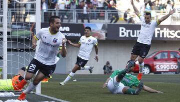 Rivero celebra el gol del triunfo de Colo Colo.