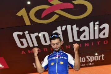 Fernando Gaviria gana la tercera etapa del Giro de Italia 