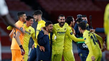 Villarreal players celebrate on the final whistle in the UEFA Europa League semi-final, 2nd leg football match between Arsenal and Villarreal at the Emirates Stadium in London on May 6, 2021. - The game finished 0-0, Villarreal winning the tie 2-1 on aggr