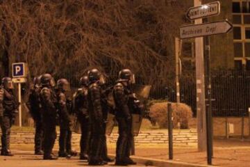 Graves disturbios entre la policía y los seguidores del Bastia.