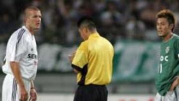 <b>TOCADO</b>. En el minuto 62 ha sufrido la dura entrada de un jugador japonés.