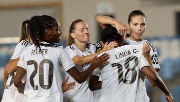 MADRID, 18/09/2025.- La delantera danesa del Real Madrid Signe Bruun (d) celebra su gol durante el partido de Liga de Campeones femenino que Real Madrid y Eintracht de Fráncfort disputan este jueves en el estadio Alfredo Di Stéfano. EFE/Sergio Pérez