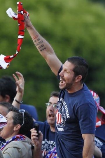 La Liga fue también del Atlético con Simeone en el 2014. En un último partido vertiginoso contra el Barcelona, los del Cholo consiguieron el campeonato de Liga. Y la celebración, fue histórica.