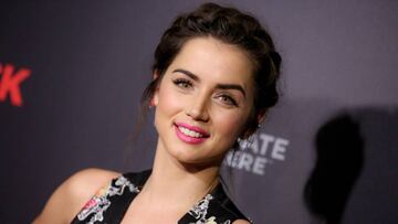 Ana de Armas, en 'Blade Runner 2' con Harrison Ford y Gosling